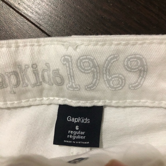 BNWT - Gap Denim shorts - Girl -Size 6 - Picture 3 of 3